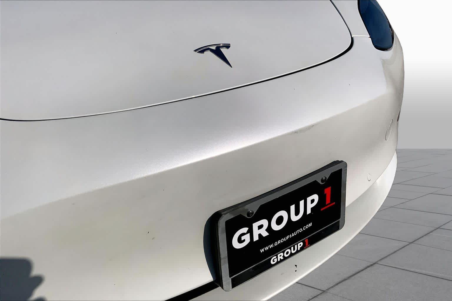 2021 Tesla Model 3 photo 27 of 32