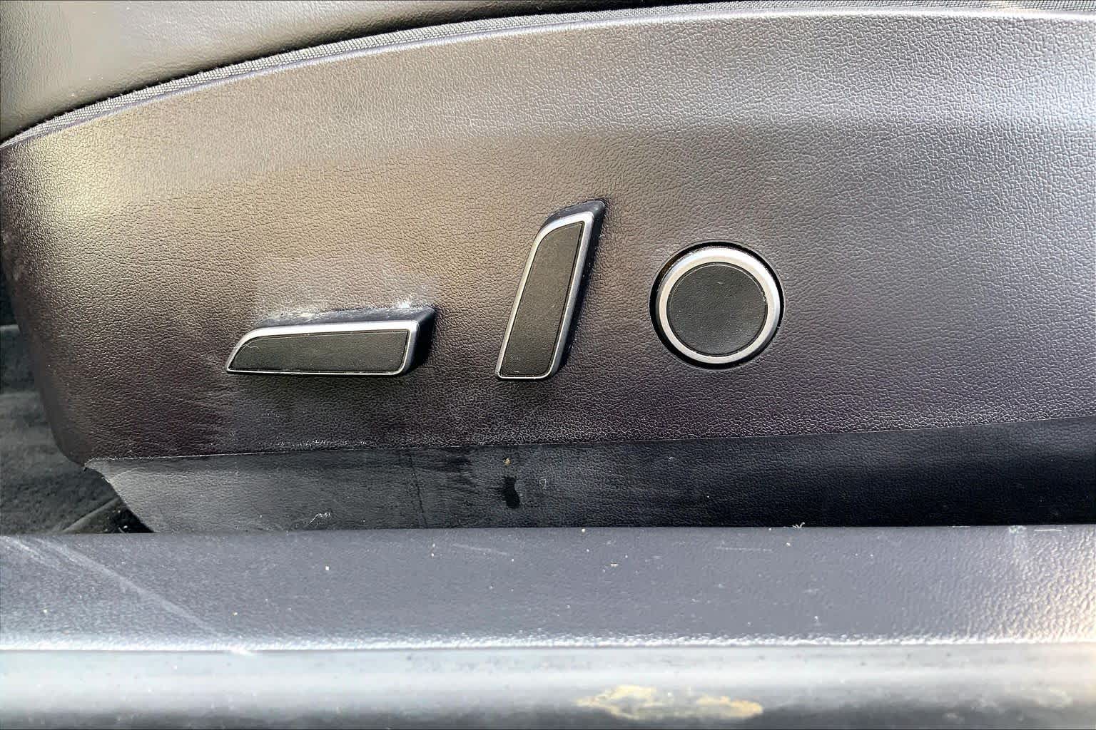 2021 Tesla Model 3 photo 30 of 32