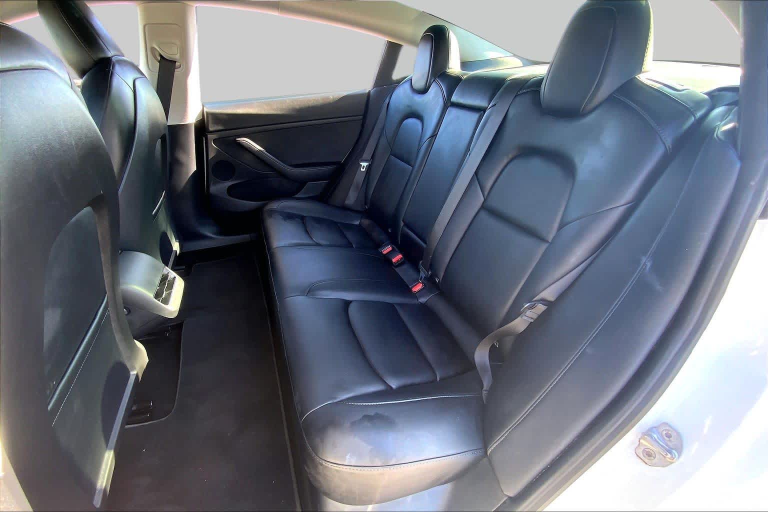 2021 Tesla Model 3 photo 19 of 32