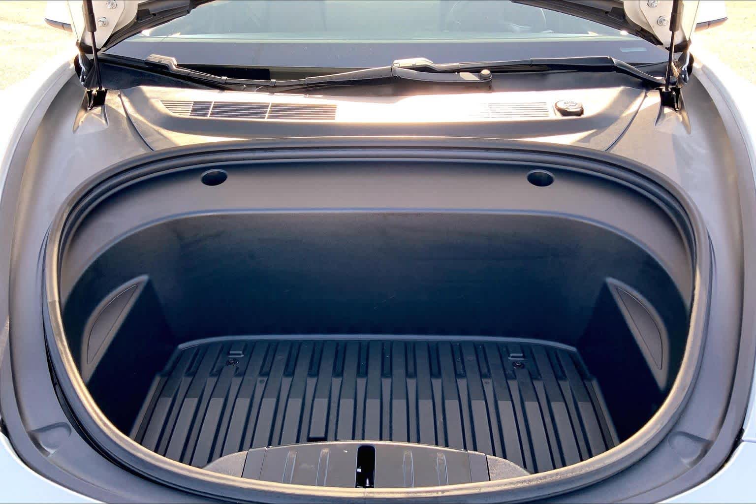 2021 Tesla Model 3 photo 29 of 32