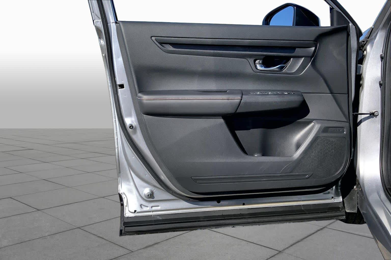 2025 Honda CR-V Hybrid photo 21 of 36