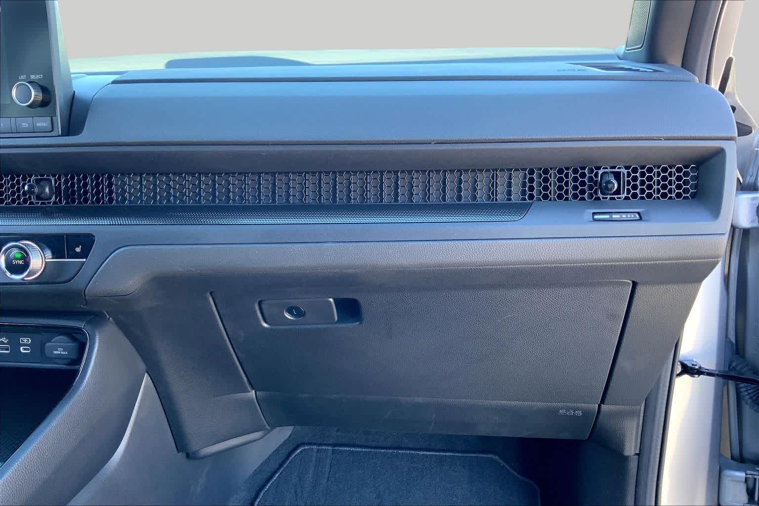 2025 Honda CR-V Hybrid photo 18 of 36