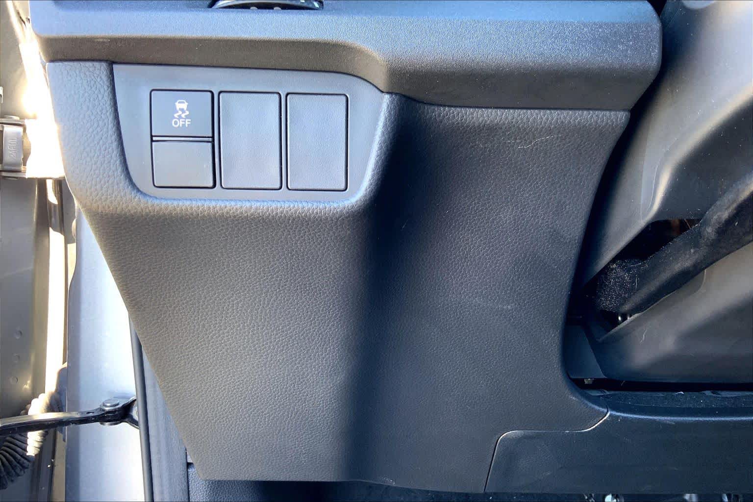 2025 Honda CR-V Hybrid photo 33 of 36