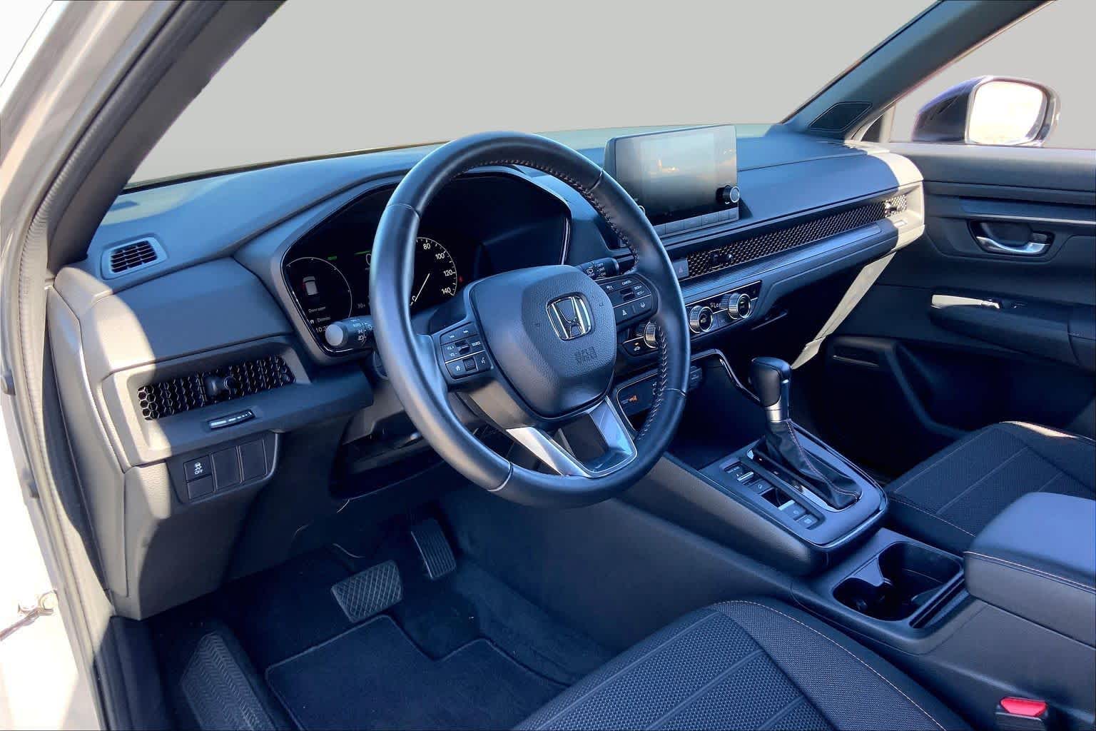 2025 Honda CR-V Hybrid photo 17 of 36