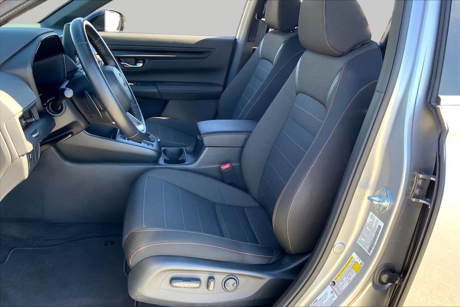 2025 Honda CR-V Hybrid photo 8 of 36