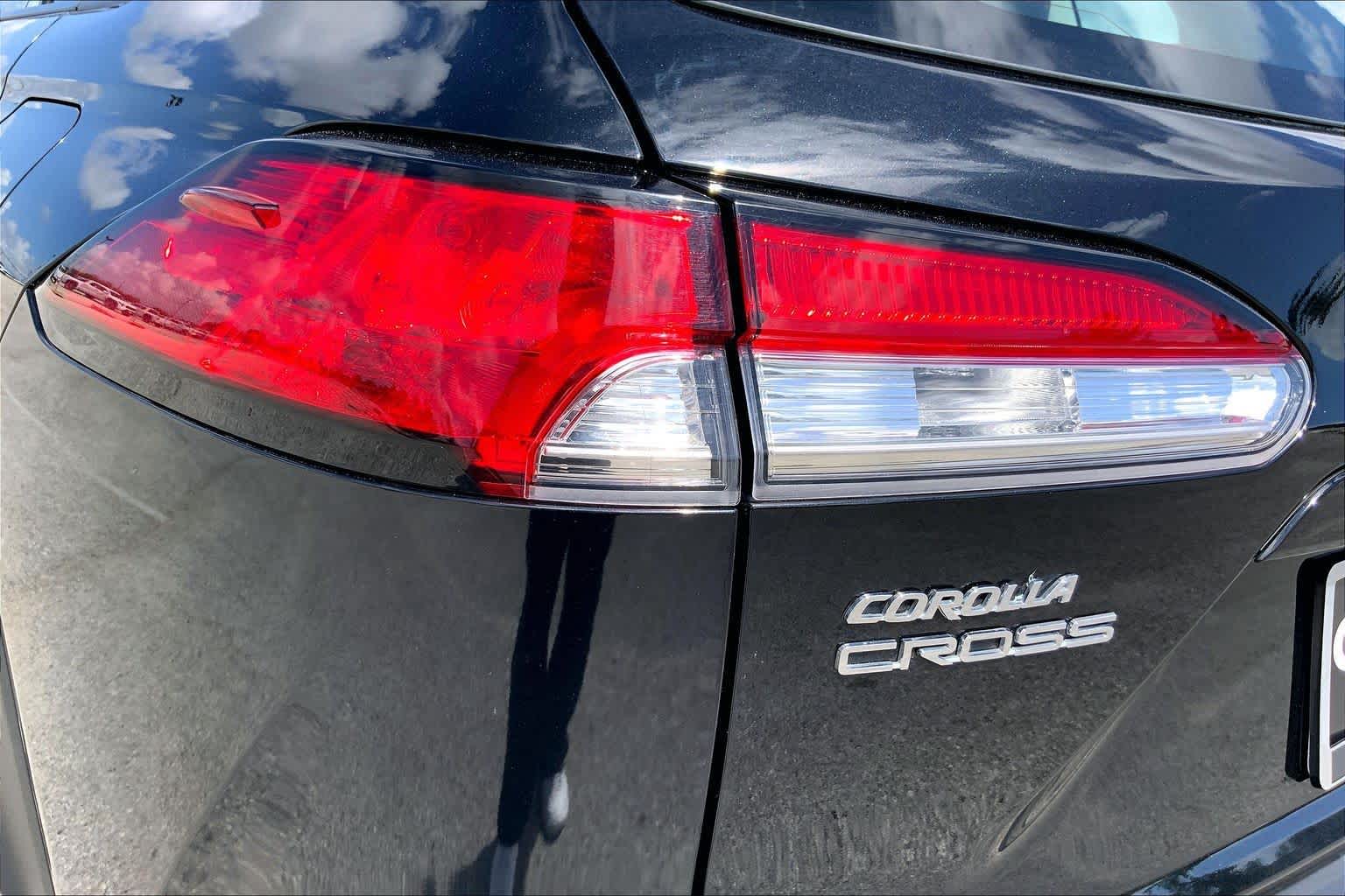 2024 Toyota Corolla Cross L Jet Black at Group 1 Toyota Southwest
