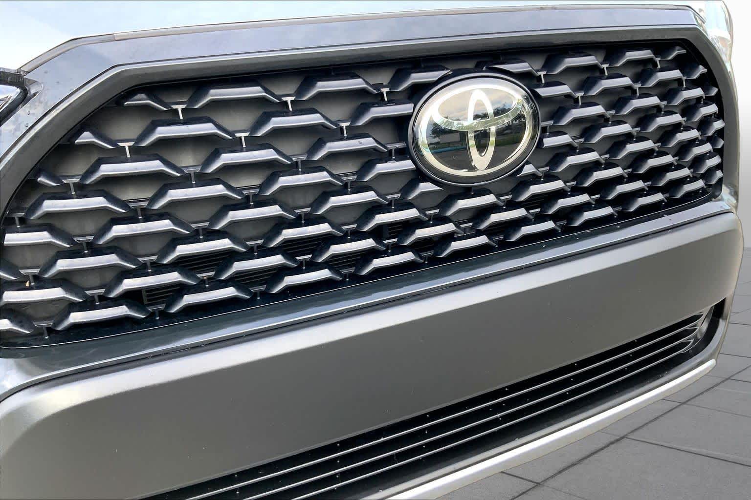 2024 Toyota Corolla Cross L Sonic Silver at Group 1 Toyota Southwest