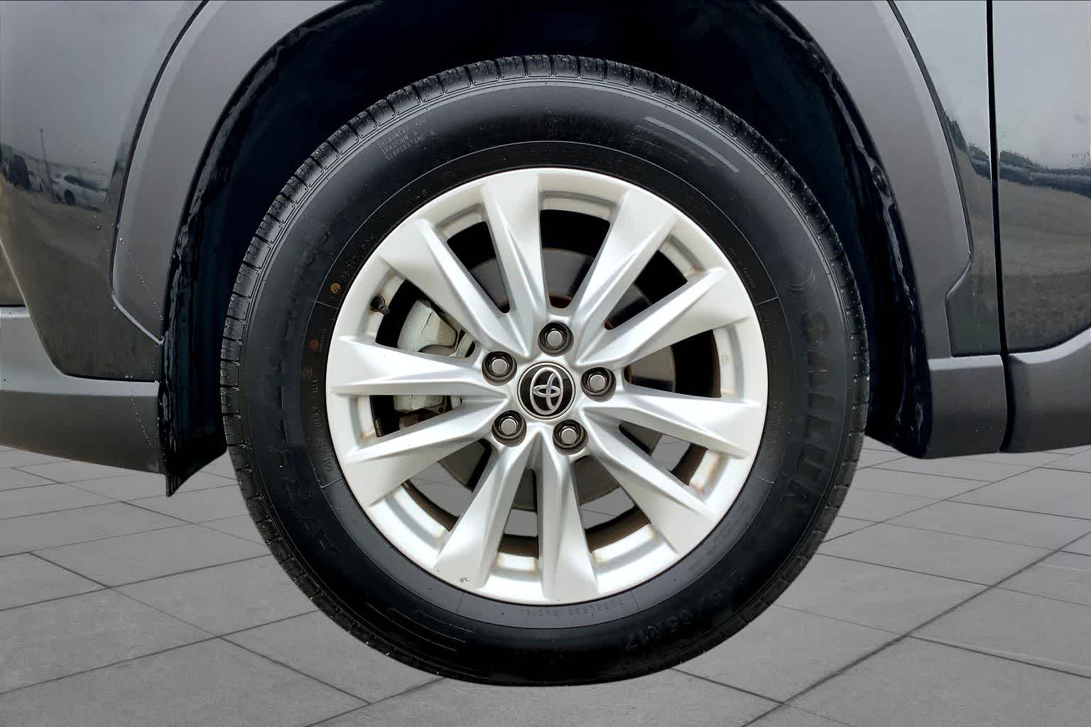 2022 Toyota Corolla Cross LE Jet Black at Group 1 Toyota Southwest