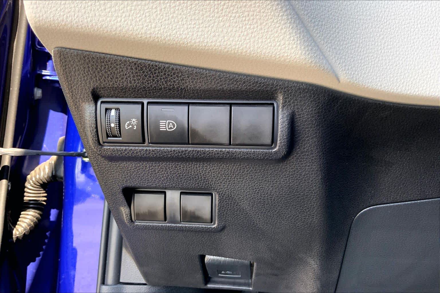 2025 Toyota Corolla Cross photo 33 of 36