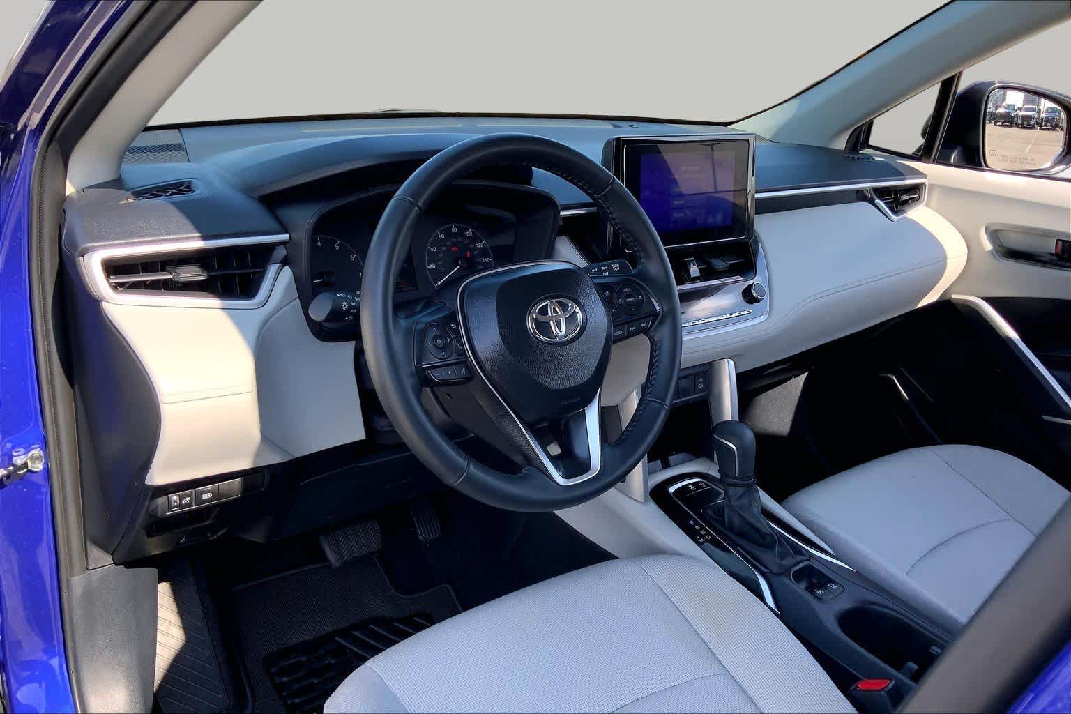 2025 Toyota Corolla Cross photo 17 of 36