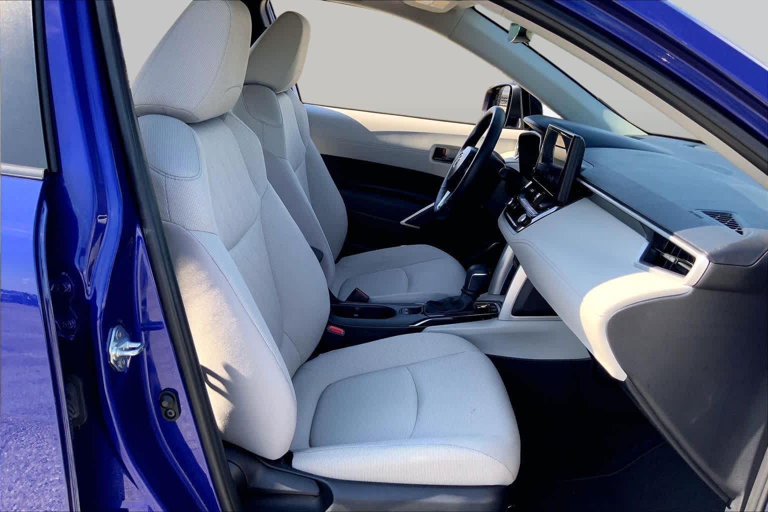 2025 Toyota Corolla Cross photo 9 of 36