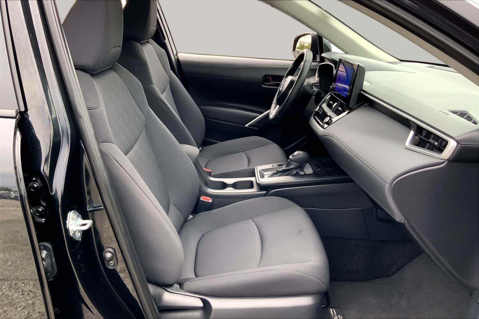 2026 Toyota Corolla Cross LE - 8