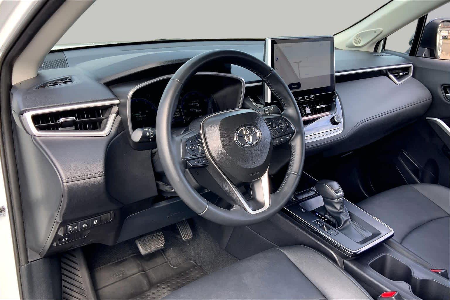 2026 Toyota Corolla Cross photo 17 of 34