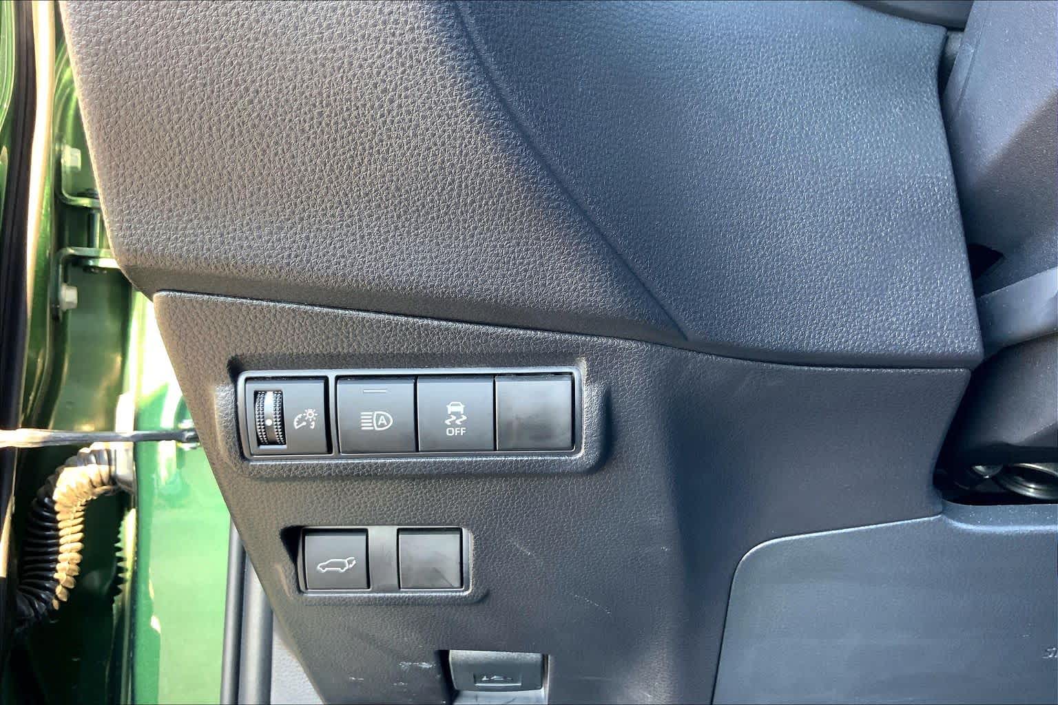 2026 Toyota Corolla Cross photo 33 of 36