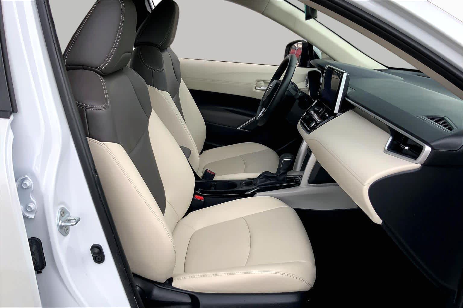 2024 Toyota Corolla Cross XLE Wind Chill Pearl at Mac Haik Ford