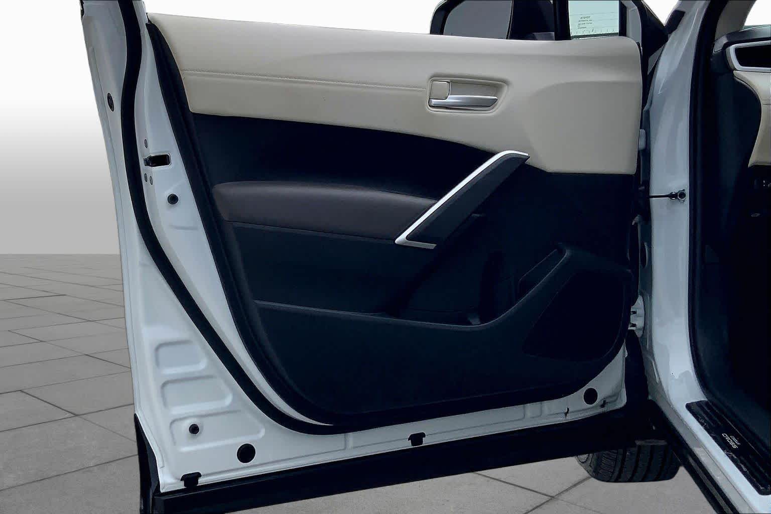2024 Toyota Corolla Cross XLE Wind Chill Pearl at Mac Haik Ford