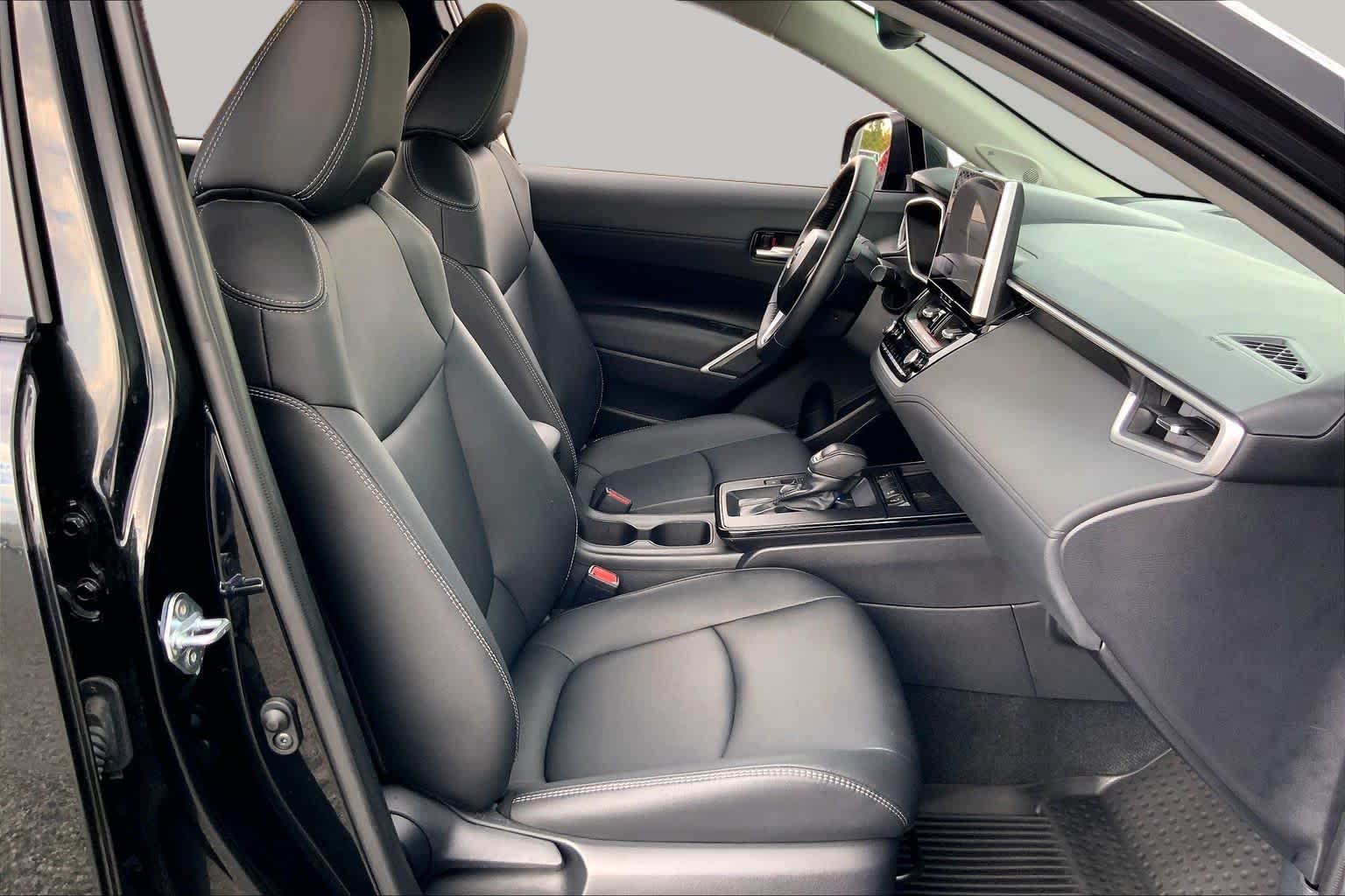 2026 Toyota Corolla Cross photo 9 of 36