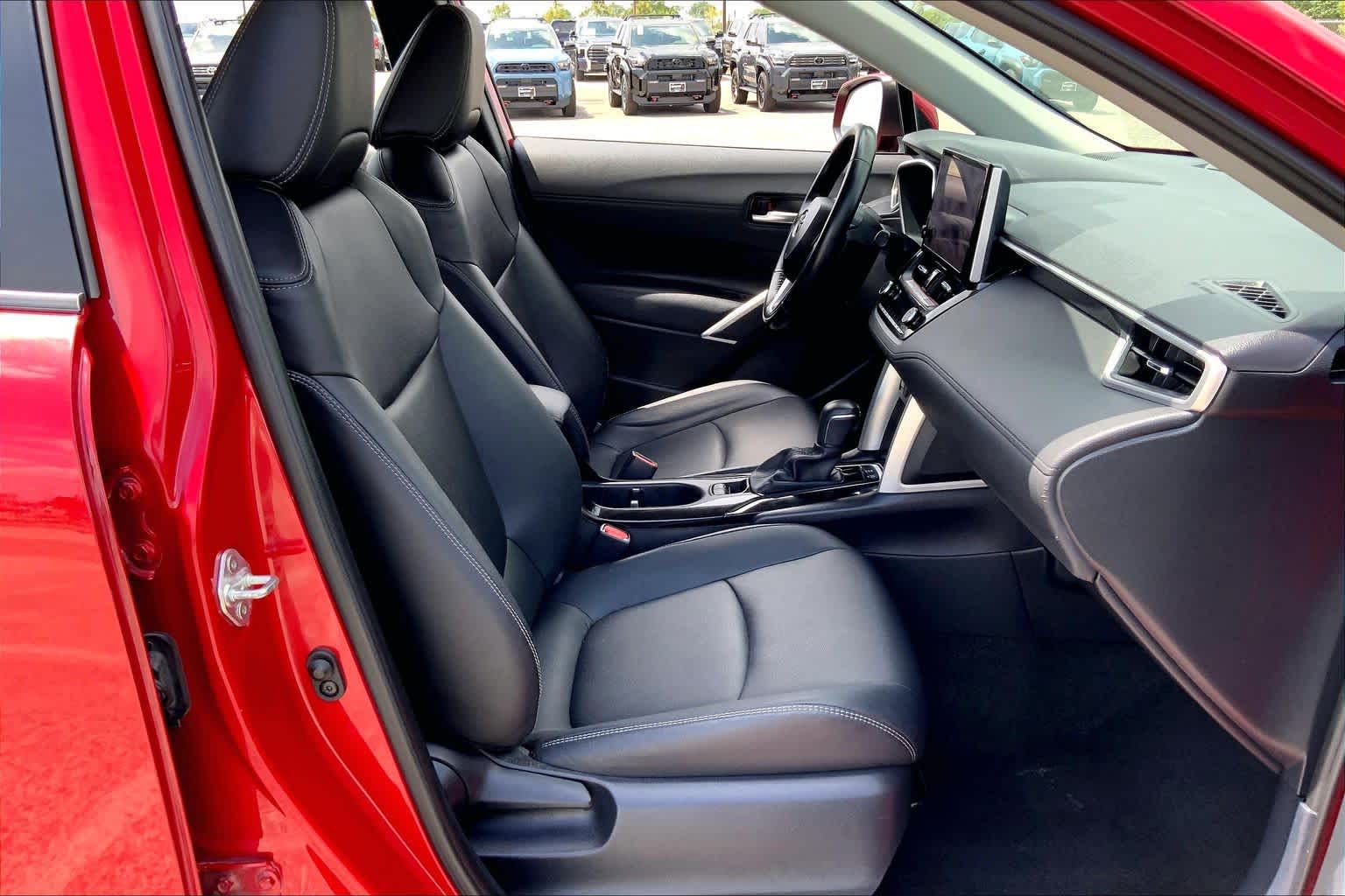 2024 Toyota Corolla Cross XLE - 8