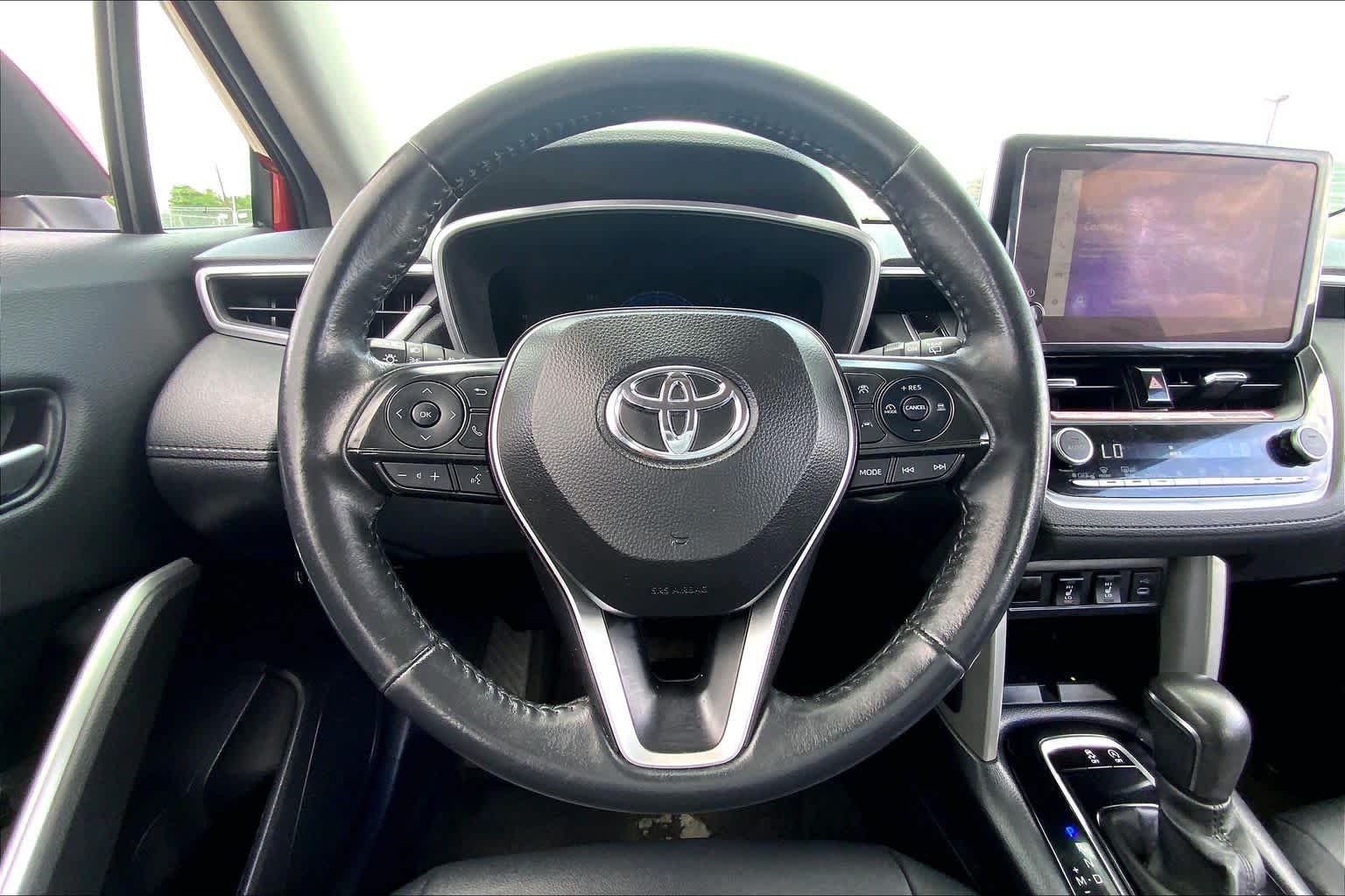 2024 Toyota Corolla Cross XLE - 5