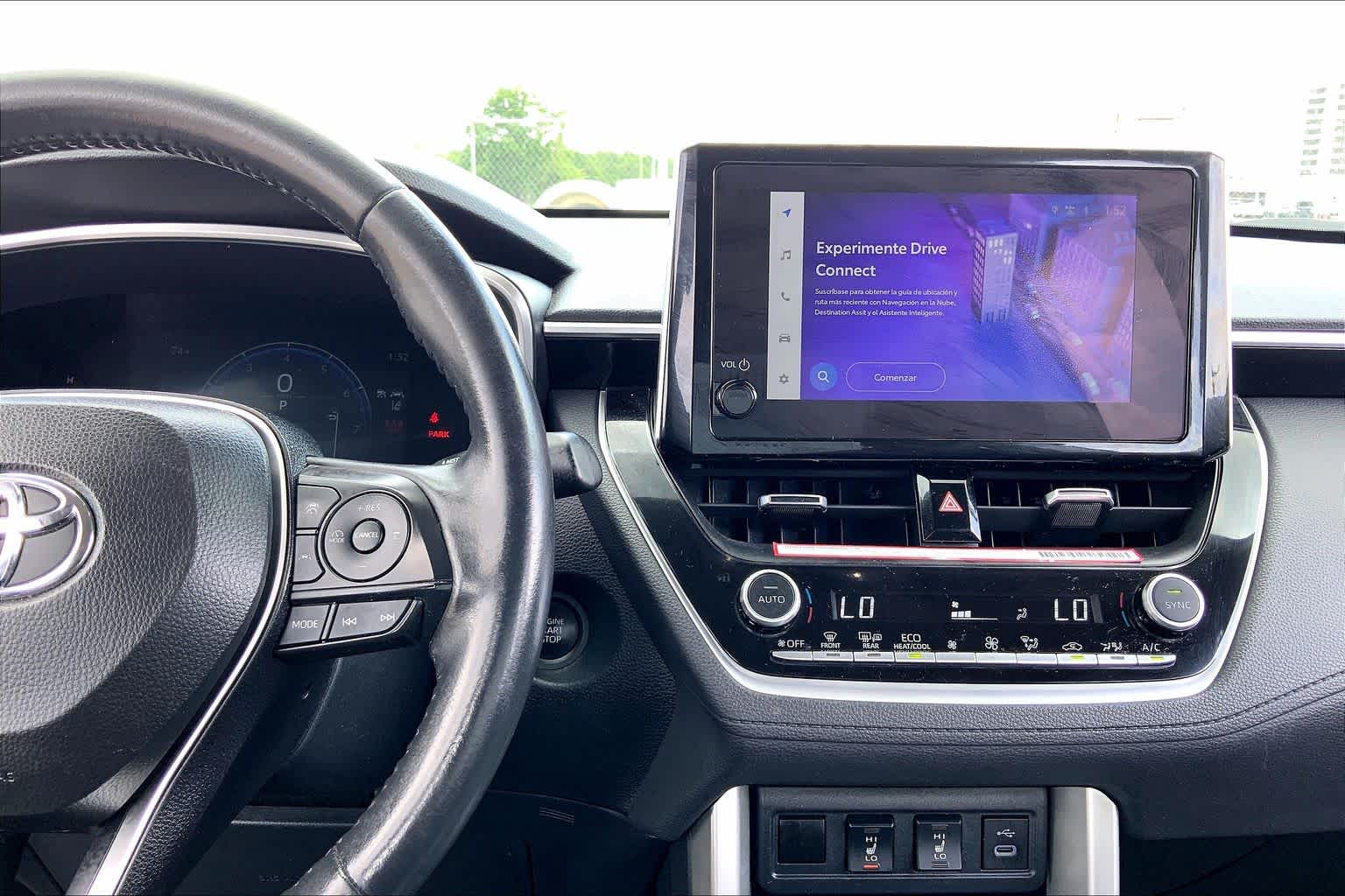 2024 Toyota Corolla Cross XLE - 6