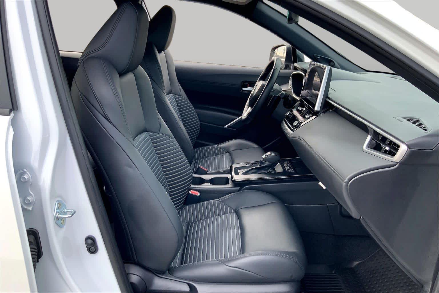 2026 Toyota Corolla Cross photo 9 of 36