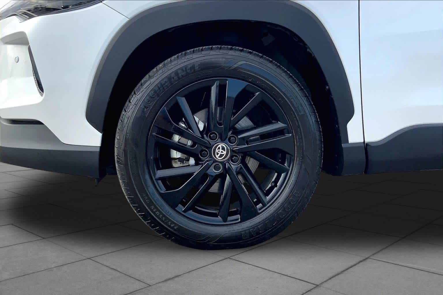 2026 Toyota Corolla Cross photo 11 of 36