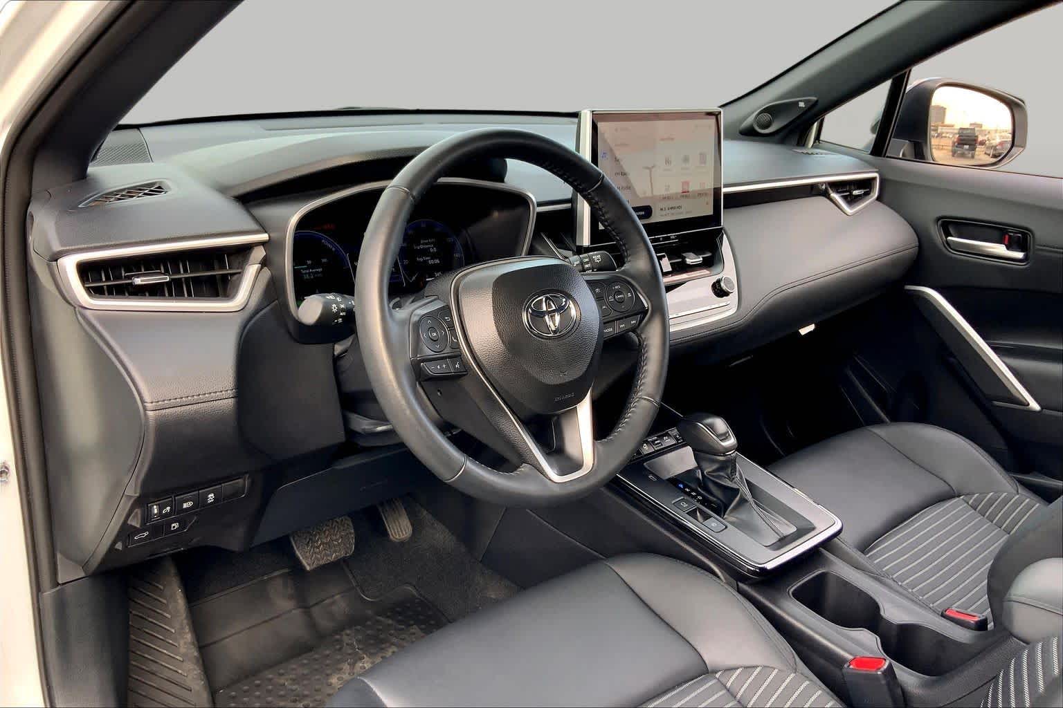 2026 Toyota Corolla Cross photo 17 of 36