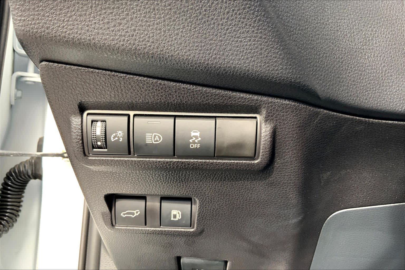 2026 Toyota Corolla Cross photo 33 of 36