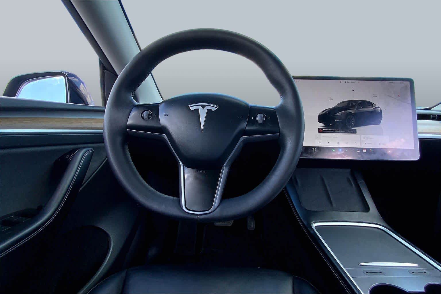 2024 Tesla Model Y photo 5 of 31