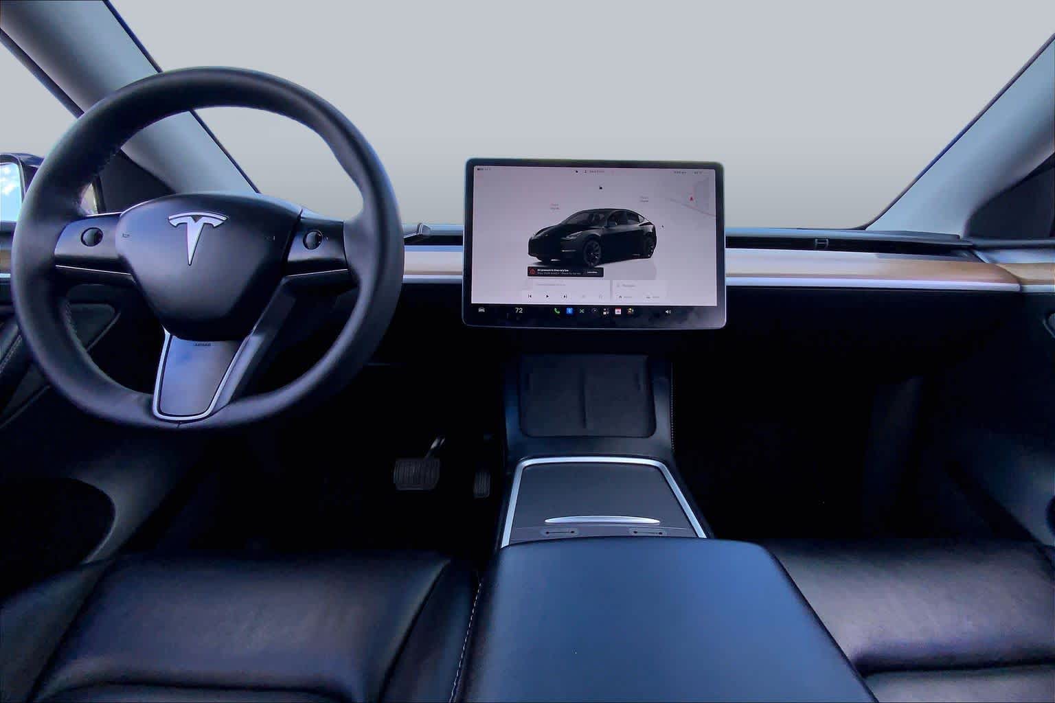 2024 Tesla Model Y photo 14 of 31