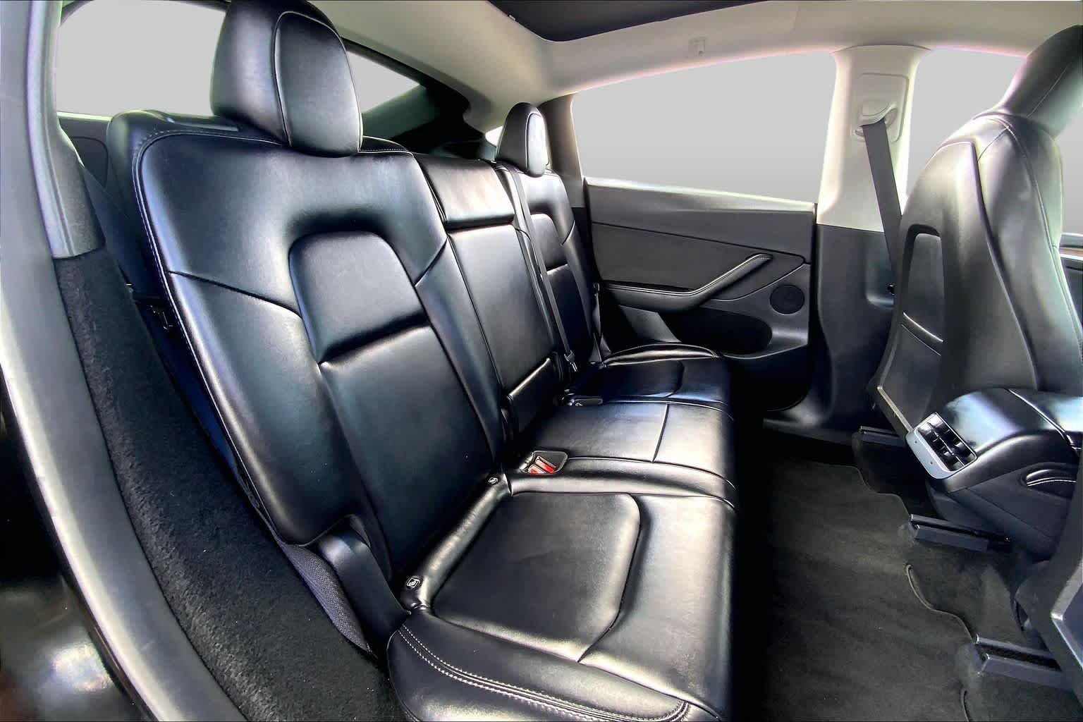 2024 Tesla Model Y photo 18 of 31
