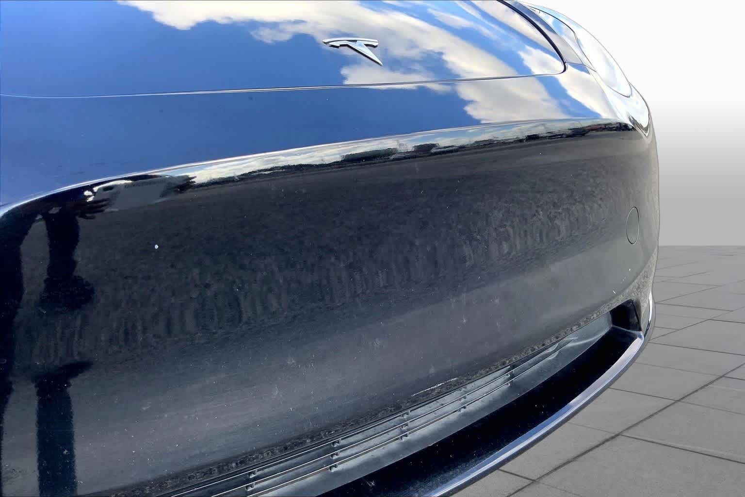 2024 Tesla Model Y photo 27 of 31