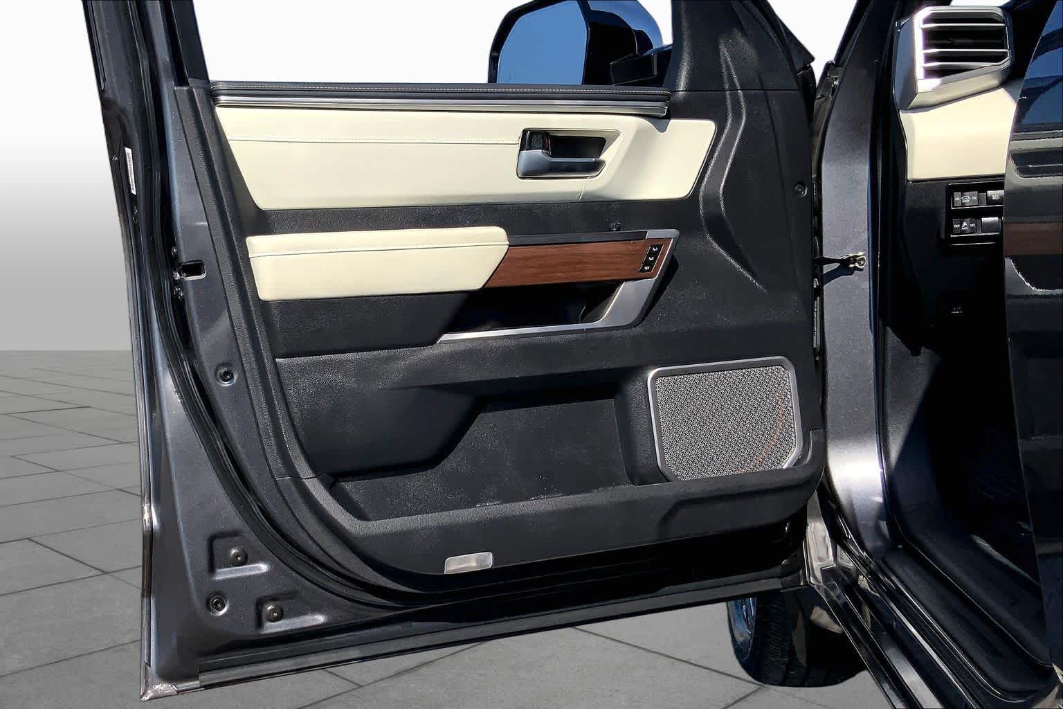 2023 Toyota Sequoia photo 21 of 36