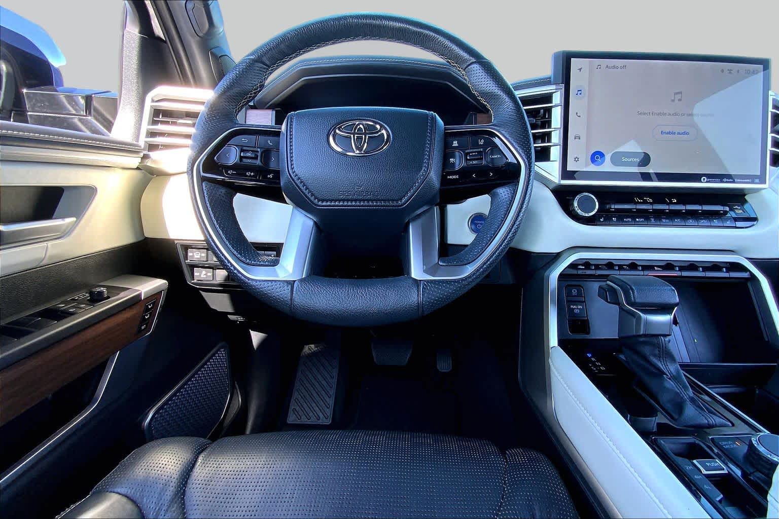 2023 Toyota Sequoia photo 6 of 36