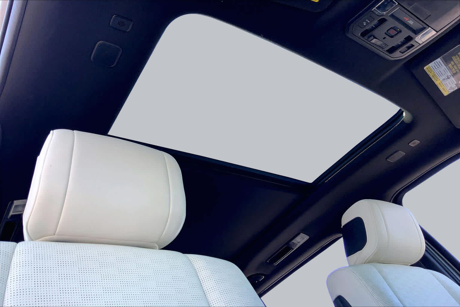 2023 Toyota Sequoia photo 14 of 36