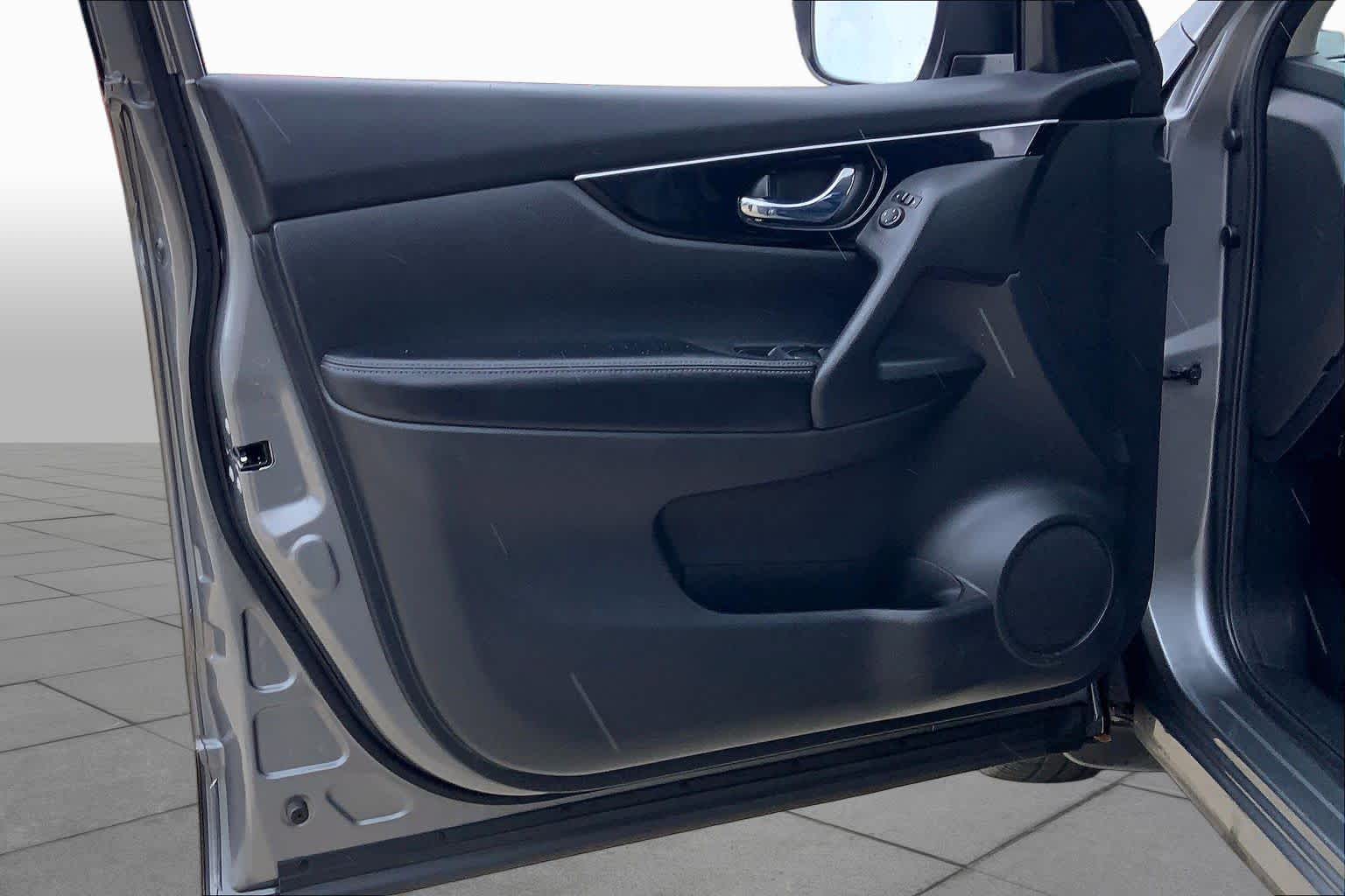 2018 Nissan Rogue Sport SL Gun Metallic at Sterling McCall Nissan