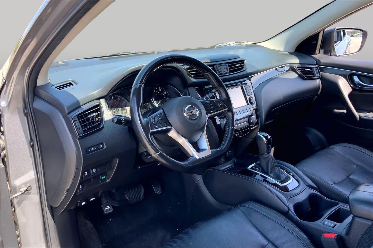 2018 Nissan Rogue Sport SL Gun Metallic at Sterling McCall Nissan