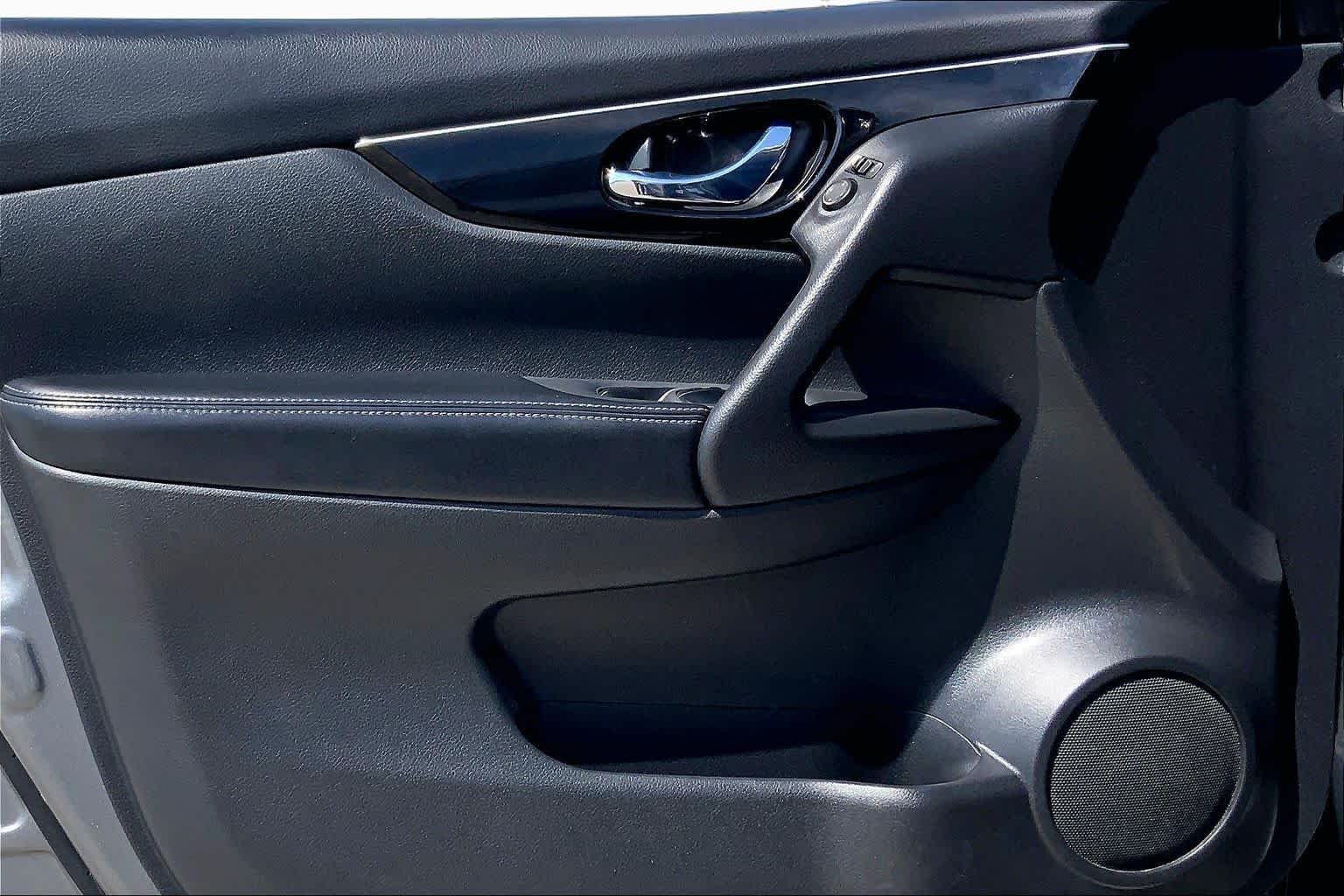2018 Nissan Rogue Sport SL Gun Metallic at Sterling McCall Nissan