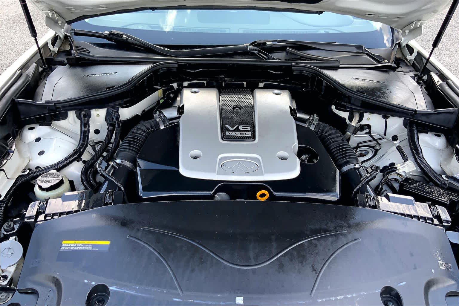 2015 INFINITI Q70 photo 31 of 36