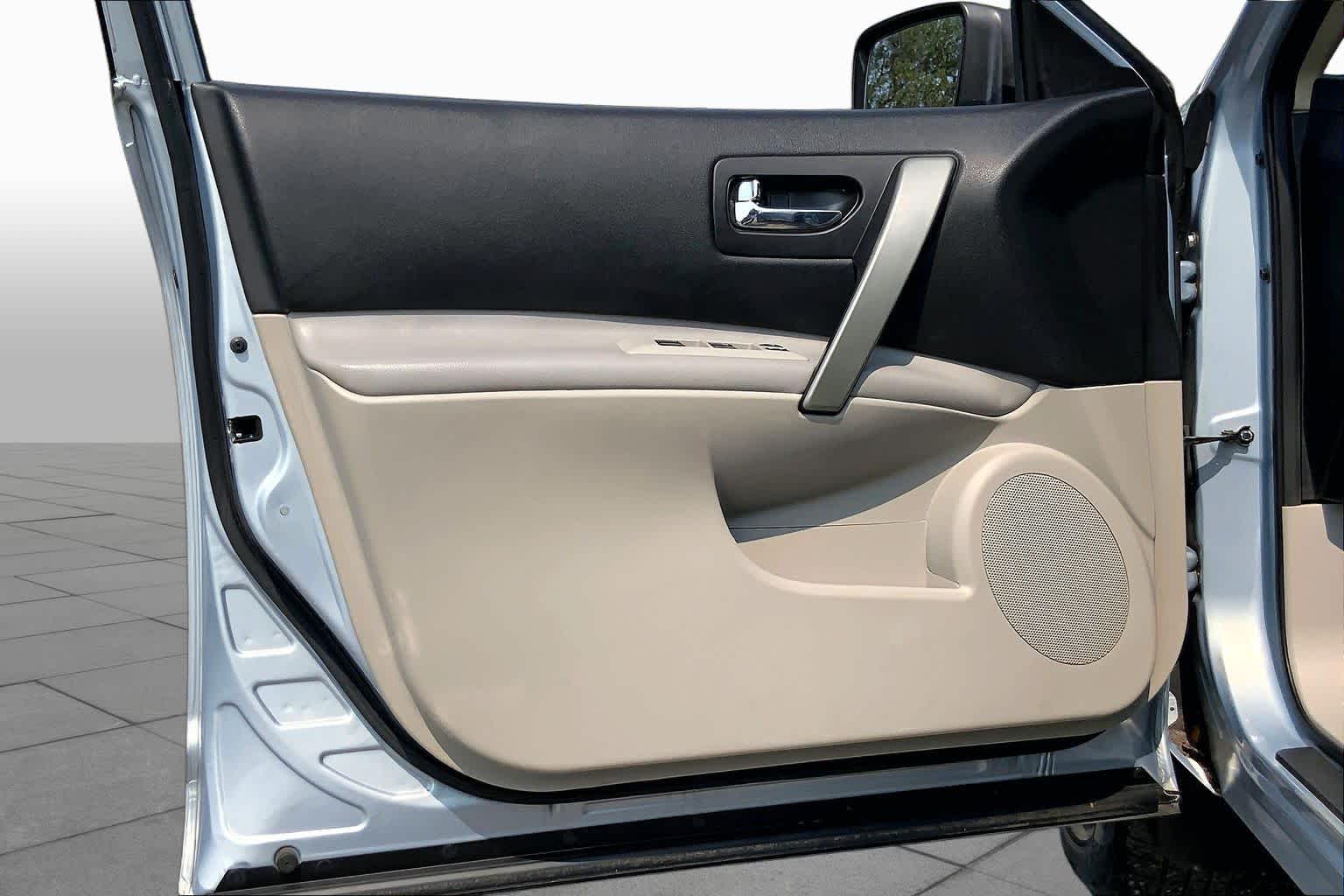 2014 Nissan Rogue Select S Frosted Steel at Beck & Masten Kia
