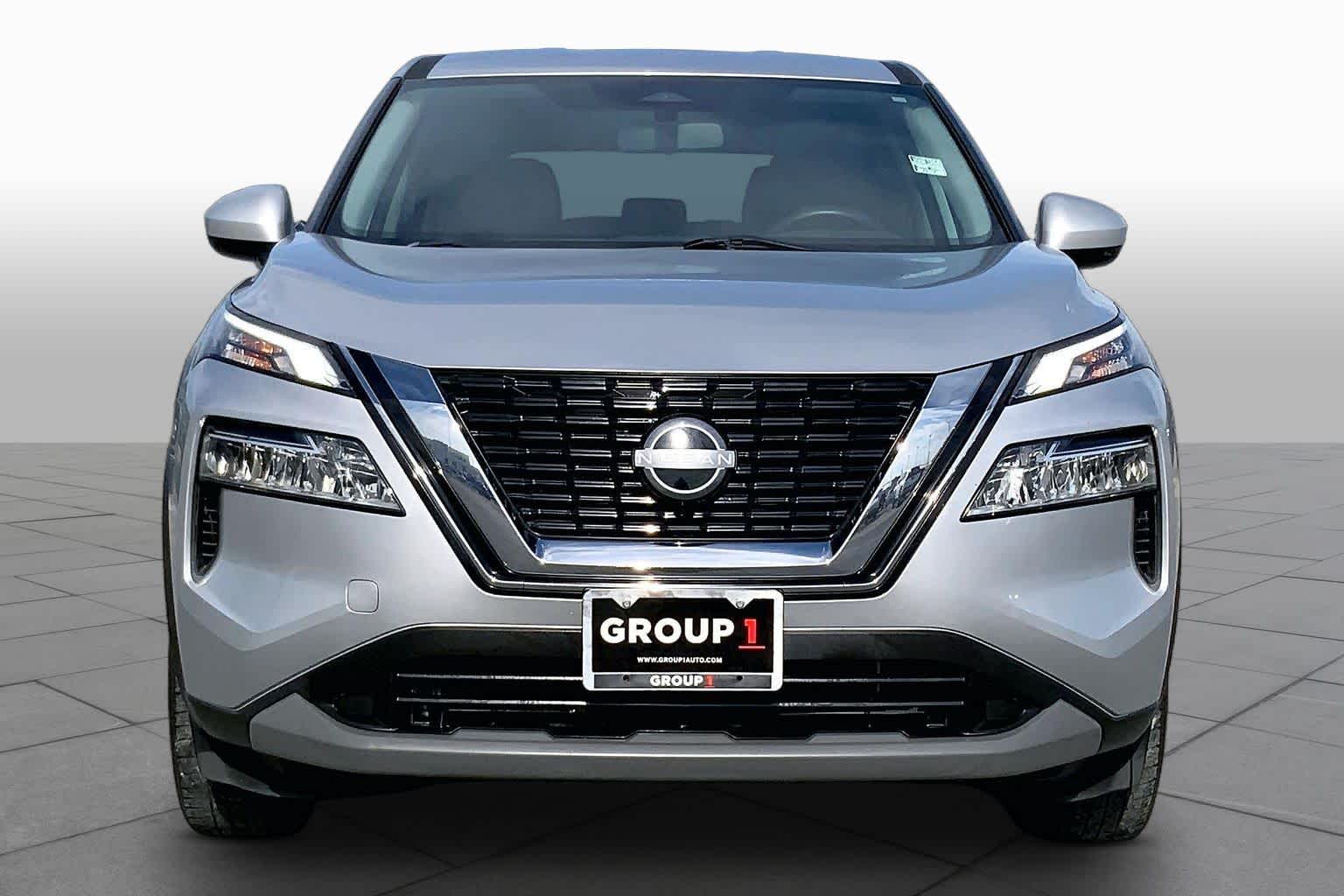 2023 Nissan Rogue photo 4 of 36
