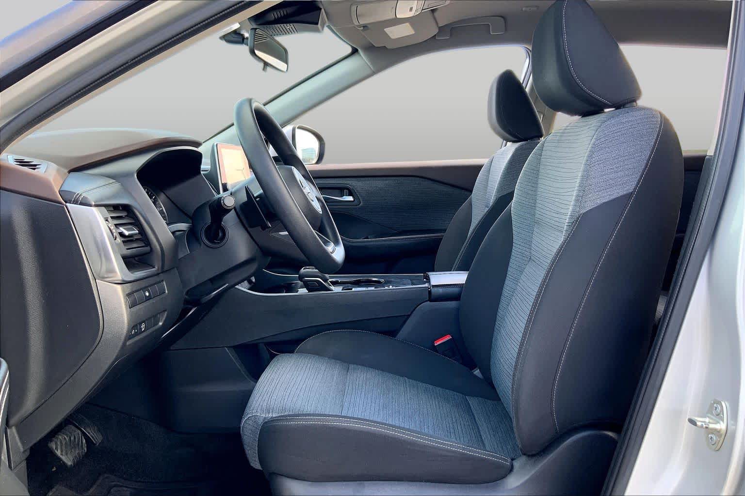 2023 Nissan Rogue photo 8 of 36
