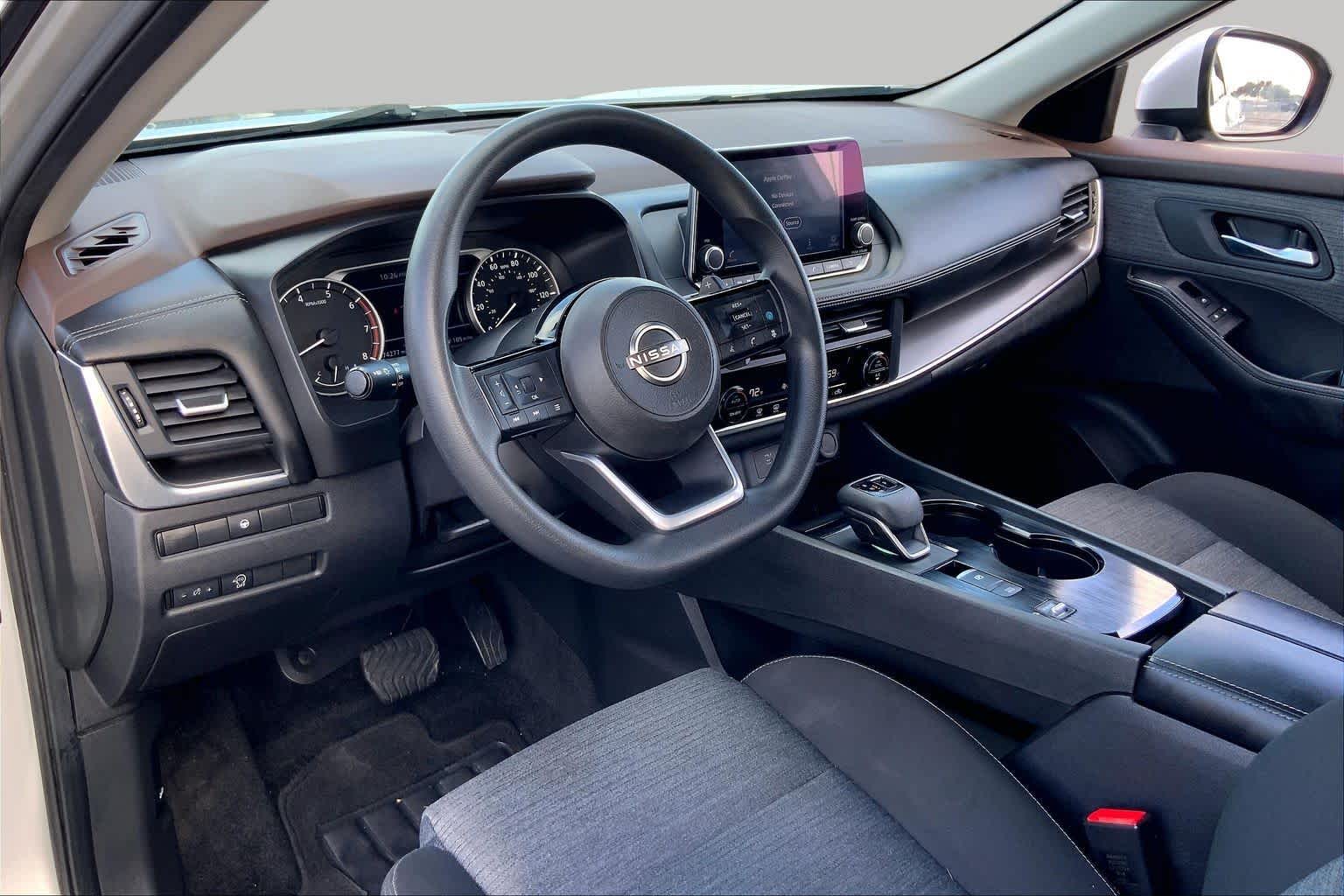 2023 Nissan Rogue photo 17 of 36