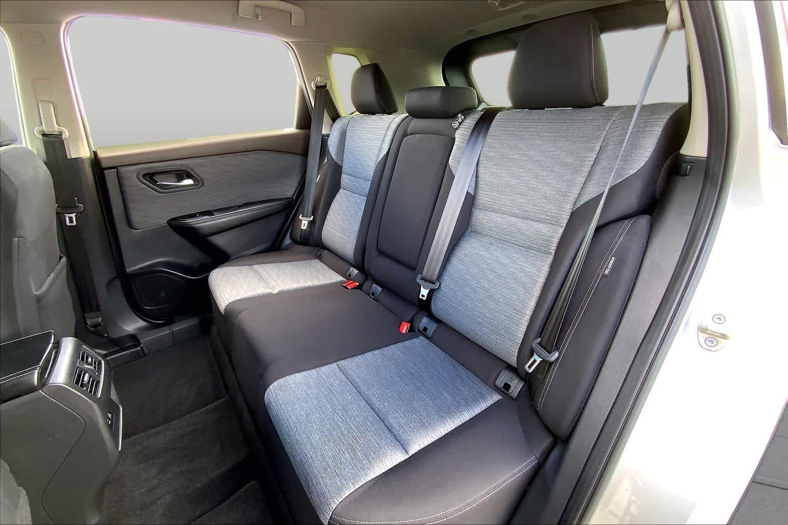 2023 Nissan Rogue photo 20 of 36