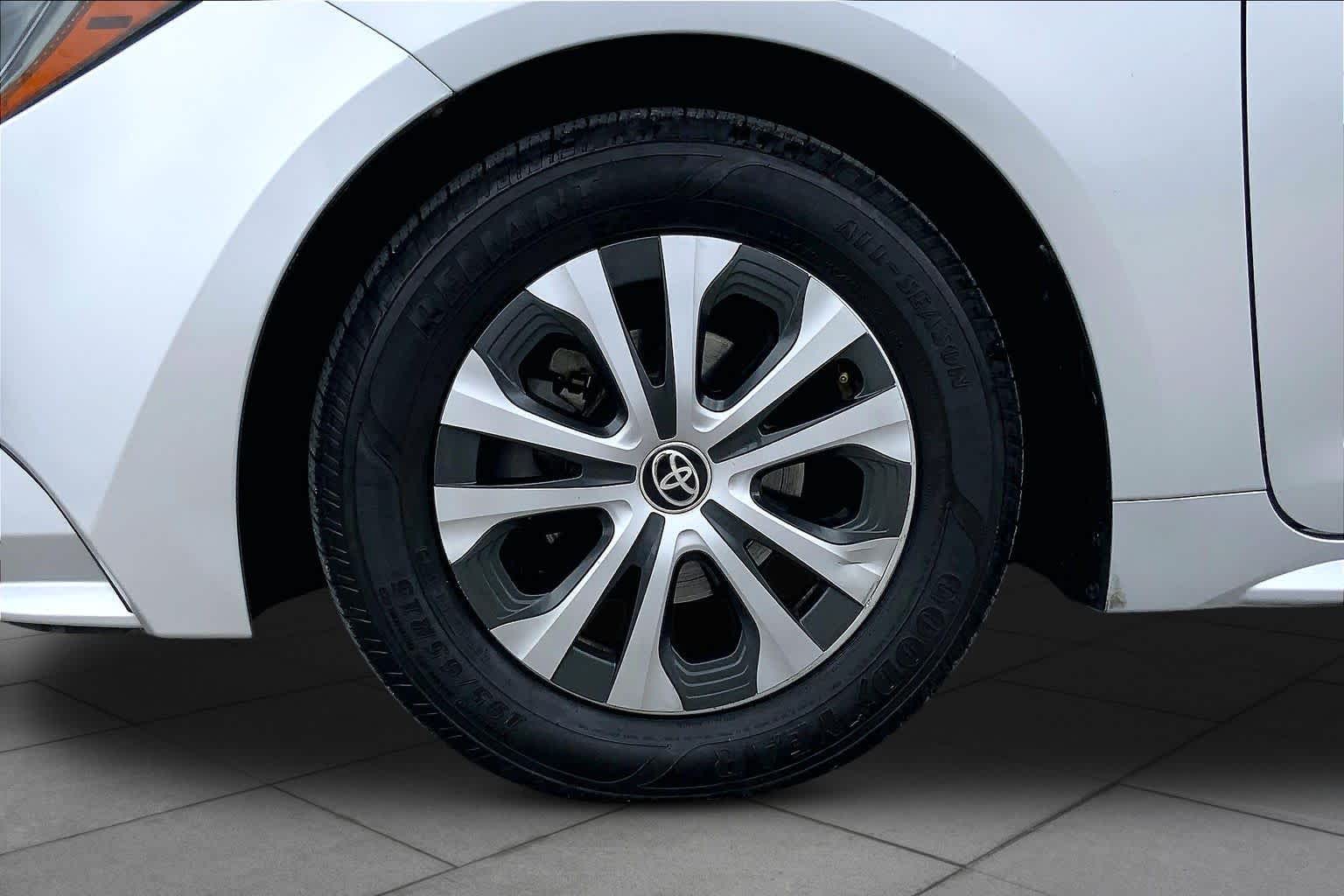 2021 Toyota Corolla Hybrid LE Classic Silver Metallic at Westside Kia