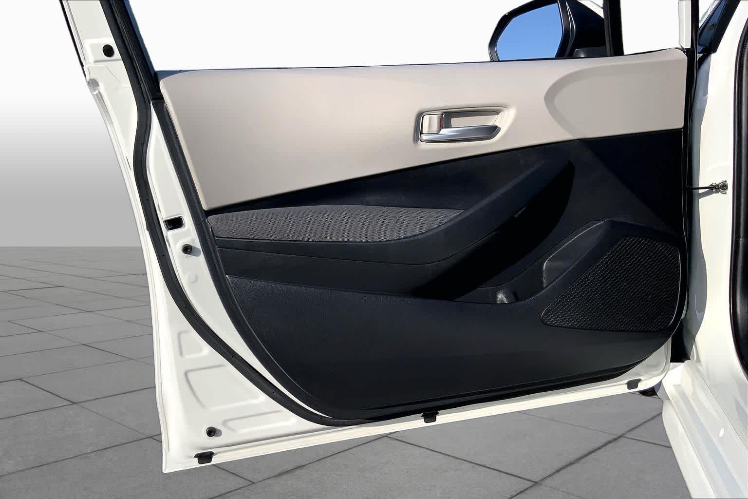 2020 Toyota Corolla Hybrid LE Super White at AutoNation USA Houston
