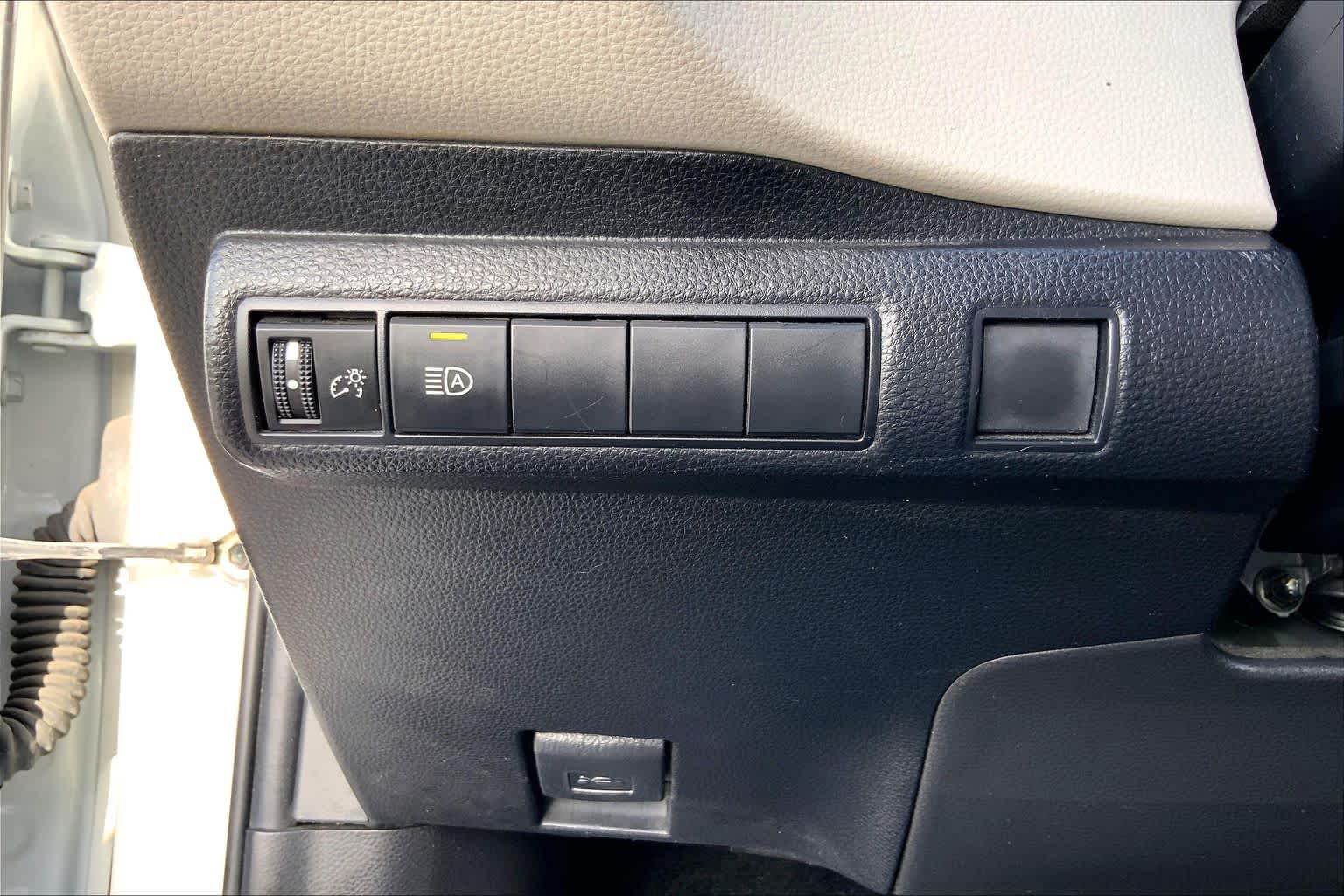 2022 Toyota Corolla LE White at Group 1 Toyota Southwest