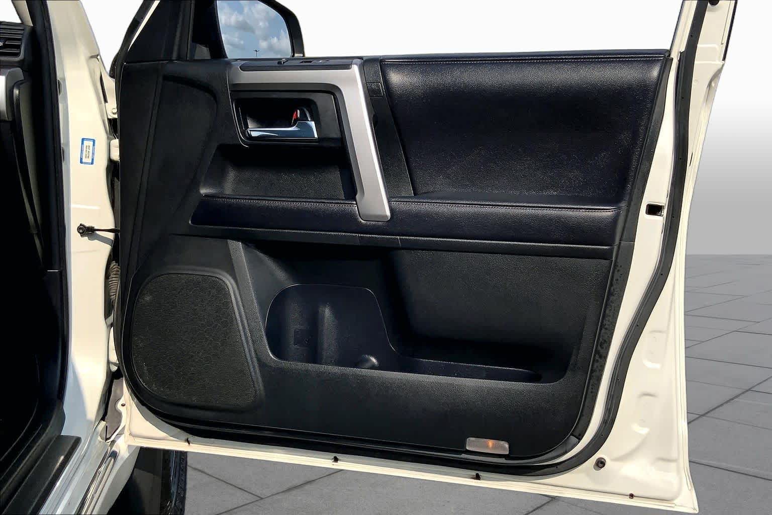 2018 Toyota 4Runner Limited Blizzard Pearl at Beck & Masten Kia