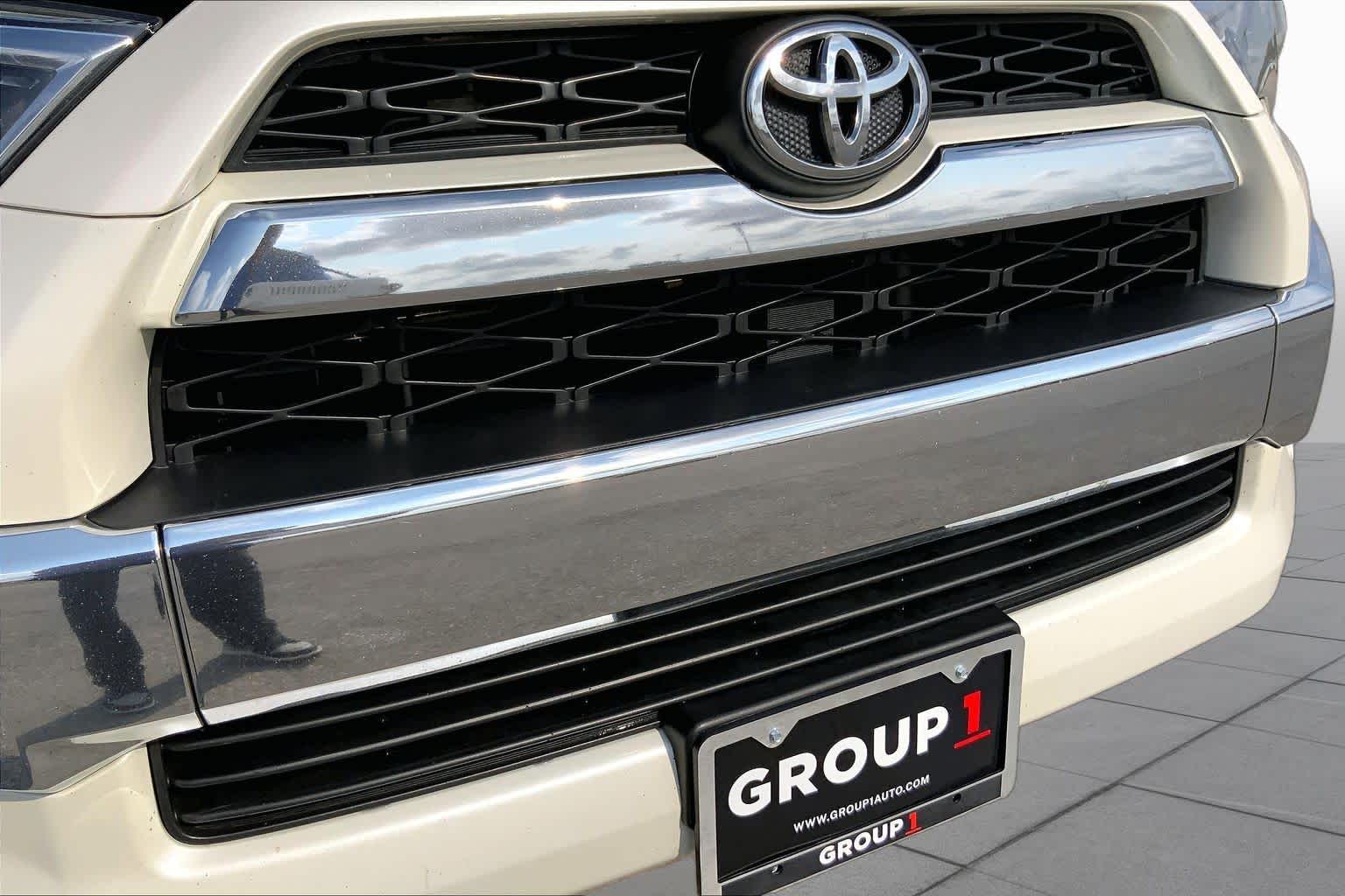 2018 Toyota 4Runner Limited Blizzard Pearl at Beck & Masten Kia