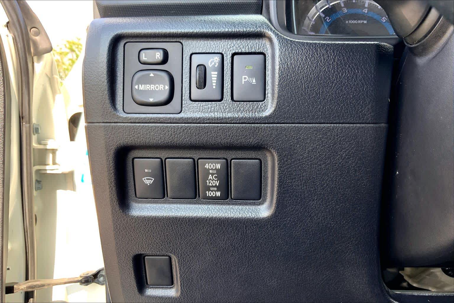 2018 Toyota 4Runner Limited Blizzard Pearl at Beck & Masten Kia